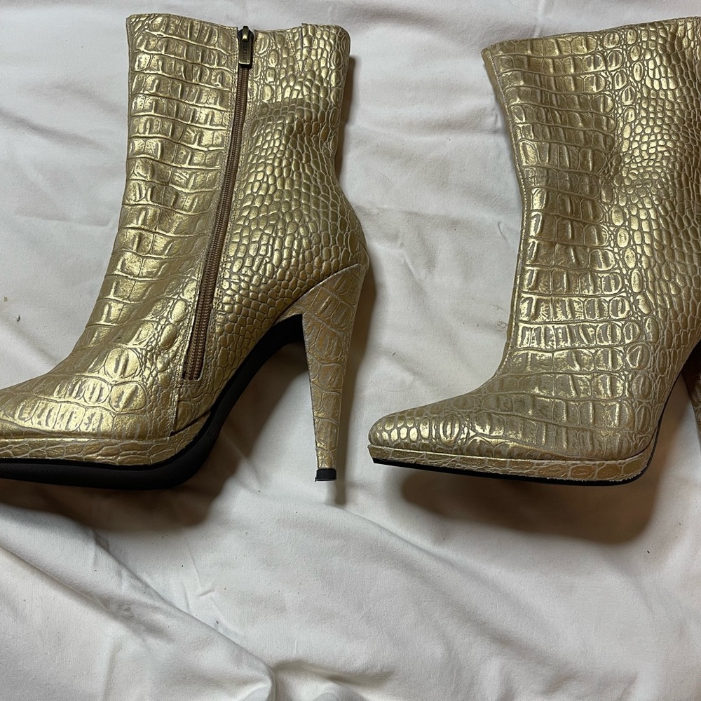 New/never worn Colin Stuart Gold Croc-Embossed Ankle Boots